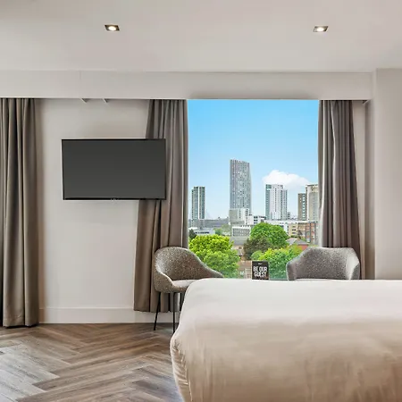 Roomzzz London Stratford-2